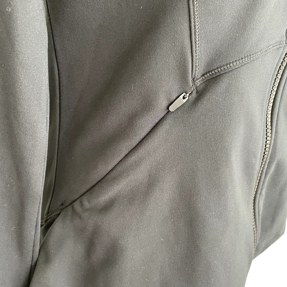 Spyder Active Women’s Jacket Sz M Hoodie Stretch Thumb Holes Zip Pockets Outdoor - Picture 8 of 12